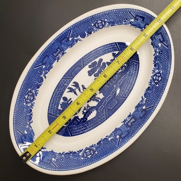 Blue Willow 10" x 6 7/8"" Oval Dish by Buffalo Pottery - Picture 12 of 14